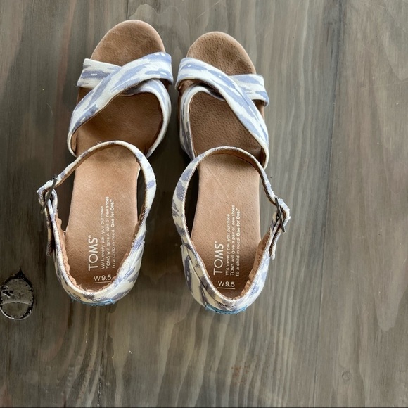 TOMS Womens Printed Hemp Strappy Wedge Sandal Ikat Blue & White size: 9.5 - Picture 5 of 10
